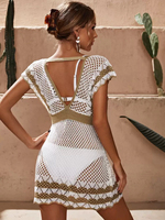 Robe de plage courte pour femme, style bohème, en crochet tricoté, col en V profond, manches courtes à volants, color block, ajourée, cache-maillot