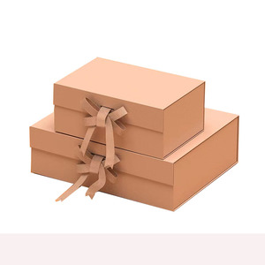 Caja de regalo A4 con cierre magnético de tablero rígido grande plegable con logotipo Deboss en relieve personalizado con cinta - Product Image 5