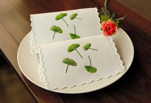 Serviettes de cocktail en lin vert Ginkgo – Serviettes de boisson réutilisables 100 % lin naturel, motif de feuilles botaniques fraîches pour bar, fête - Product Image 2