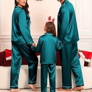 Conjunto de Pijamas de Satén Verde Personalizados al por Mayor, Conjuntos Familiares a Juego, <span class=keywords><strong>Manga</strong></span> Larga, Cuello Camisero, Ropa de Dormir Ecológica para Mamá y Papá - Product Image 3