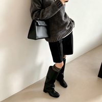 Bottes hautes noires pour femmes en cuir véritable verni, bout rond, talon carré bas, décorations boutons métalliques, style urbain, sur mesure OEM