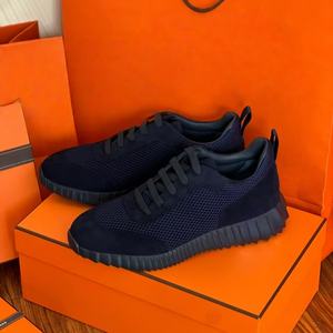 Chaussures de sport de luxe pour hommes et femmes, haute qualité, respirantes, en mesh, style décontracté, pour la course et la marche. - Product Image 1