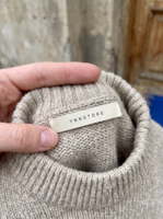 Étiquettes de vêtements personnalisées en polyester tissé haute densité avec base en tissu blanc lavable pour étiquettes de col et marques de vêtements
