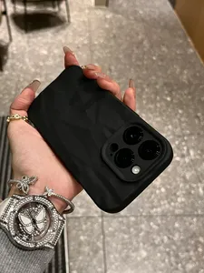 Custodia per telefono in Silicone morbido stropicciato Chic di lusso per <span class=keywords><strong>iphone</strong></span> 15 14 13 12 <span class=keywords><strong>11</strong></span> <span class=keywords><strong>Pro</strong></span> <span class=keywords><strong>MAX</strong></span> antiurto paraurti nero bianco <span class=keywords><strong>Cover</strong></span> posteriore - Product Image 3