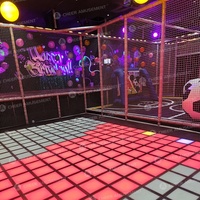 Equipo de juegos interior con temática de cine, toboganes LED, parque de trampolines y juegos interactivos para más de 100 personas