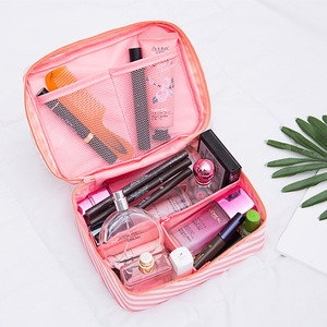 Bolsa de Cosméticos Pequeña Cuadrada Portátil, Organizador de Maquillaje de Viaje con Compartimentos, Patrón de Rayas Rosa y Azul - Product Image 4