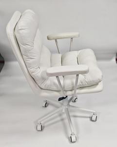 Chaise de bureau moderne et confortable pour la maison, avec accoudoirs en métal doré <span class=keywords><strong>5</strong></span> étoiles, revêtement en PU gris, ergonomique, pivotante, réglable en hauteur, dossier ergonomique pour le bas du dos - Product Image 3