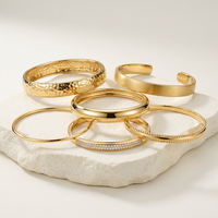 Bracelet en acier inoxydable plaqué or 18 carats avec logo personnalisé, bijoux minimalistes empilables, fabricant en gros, MOQ 50-100 pour femmes et hommes