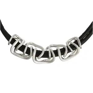 Gioielli di moda collane nome di lusso ciondoli pietra preziosa girocollo di cristallo bracciale per le donne trifoglio nuovo orecchini collana Yemen