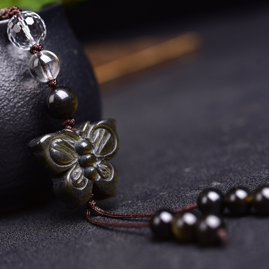 5. Piccola farfalla dorata