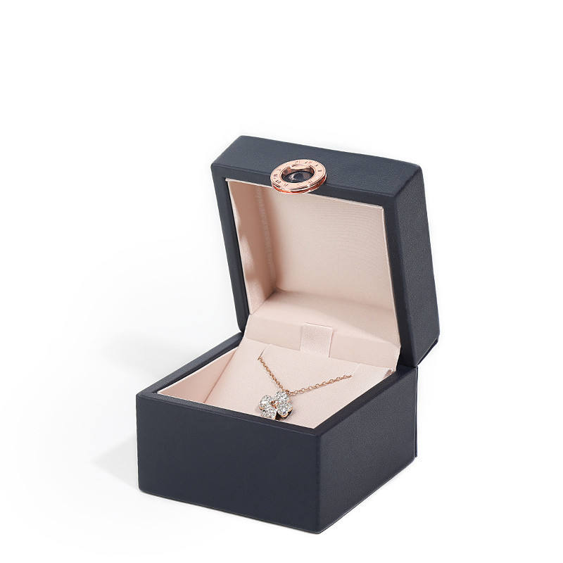 กล่องจี้สีฟ้า