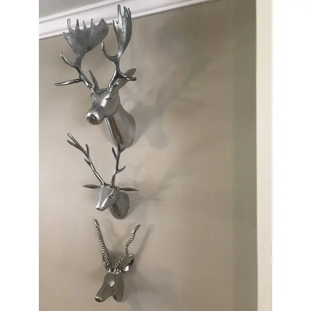 ホームホテルの装飾デザイン刻まれた白い動物の頭ステージ壁掛けアルミニウム壁鹿の頭バッファローヘッド