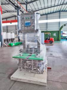 Machine de remplissage et de lavage semi-automatique à deux têtes avec commande PLC - Product Image 3
