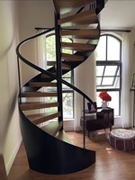 Escalier en colimaçon sur mesure certifié CE |   Escaliers modulaires en acier galvanisé |   Accès au balcon intérieur de la maison