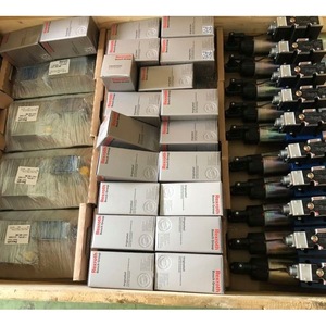 วาล์วควบคุมทิศทางแบบสัดส่วน Rexroth รุ่น R900927233 4WREE10W75 2X G24K31 A1V 315 บาร์ 100 ลิตร/นาที ระบบควบคุมไฮดรอลิก - Product Image 2