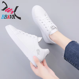 Zapatos Deportivos Casuales Blancos para Mujer, Estilo Skateboarding, Marca Xuanhui Fashion - Product Image 3
