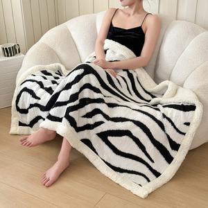 Nouvelle couverture de lit en polyester jacquard taffetas cationique double couche, teint en fil, rayée/unie, personnalisable et écologique - Product Image 2