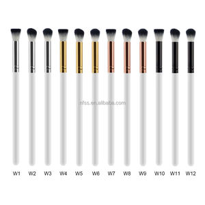 Esponjoso con logotipo personalizado, 1 Uds., champú para pestañas, sombra de ojos curvada, cepillo para extensión de pestañas, limpieza, eliminación de maquillaje suave, herramientas de baño - Product Image 4