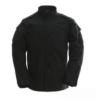 Uniforme noir, équipement tactique en surplus provenant de Fronter