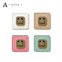 APEX Fabricant d'étiquettes en cuir personnalisées pour hijab, abaya, foulard, vêtements, chapeaux, sacs, couvre-chefs, accessoires vestimentaires, logo décoratif