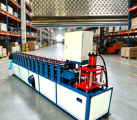 Machine de formage de rouleaux pour volets roulants en parfait état, disponible à la vente