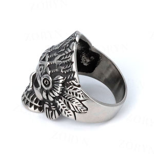 Anillo de Calavera de Jefe Indio Gótico de Acero Inoxidable para Hombre, Tono Plata Antiguo, con Pluma y Tocado, Joyería Rebelde para Motociclistas, Punk, HipHop - Product Image 4