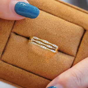 Elegante Anello Multistrato in Stile Bambù con Zirconi, Gioiello Minimalista di Lusso per Donna, Uso Quotidiano, Regalo Chic - Product Image 2