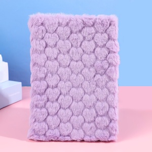 Carnet en peluche Cœur d'amour, tendance et mignon, pour étudiant, cadeau, prix d'activité - Product Image 3