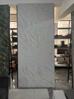 Panneau Marbre Plastique Feuille PVC Panneaux muraux en faux marbre Feuille de marbre UV Blanc neige brillant Tailles personnalisées Support