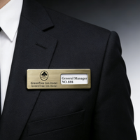 Badge nominatif en métal brossé personnalisé, réutilisable et durable avec clip magnétique de sécurité pour le personnel hôtelier, plaque nominative personnalisée