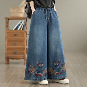 Nouvelle collection Printemps-Été 2026 : Jean large brodé grande taille pour femme, style ethnique floral, taille élastique avec cordon de serrage, coupe décontractée et ample. - Product Image 3