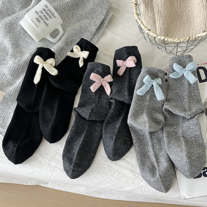 JK giapponese dolce fiocco legato <span class=keywords><strong>calze</strong></span> a tubo centrale da donna con tacco con fiocco Casual nero bianco Pile <span class=keywords><strong>calze</strong></span> sportive da ragazza in cotone - Product Image 3