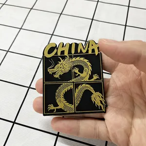 China tela personalizada prensa de calor vinilo térmico pegatina de cáscara en frío parche serigrafía 3D camiseta silicona hierro en transferencias