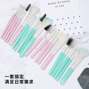 Paquete de 5 brochas de maquillaje portátiles con cerdas suaves para base, rubor, sombra de ojos, herramientas de belleza al por mayor del fabricante - Product Image 3