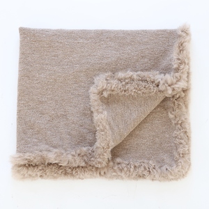 Couverture en <span class=keywords><strong>laine</strong></span> tissée super luxueuse avec garnitures en fourrure <span class=keywords><strong>de</strong></span> Mongolie Couverture en <span class=keywords><strong>laine</strong></span> <span class=keywords><strong>de</strong></span> chameau en <span class=keywords><strong>laine</strong></span> <span class=keywords><strong>de</strong></span> <span class=keywords><strong>Lama</strong></span> - Product Image 4