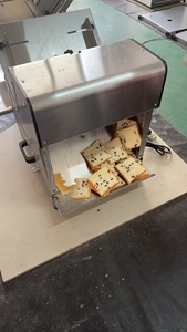 Machine automatique de découpe de <span class=keywords><strong>pain</strong></span> de mie, machine à <span class=keywords><strong>pain</strong></span> de moule, machine à <span class=keywords><strong>pain</strong></span> de forme, machine à roti tawar - Product Image 5