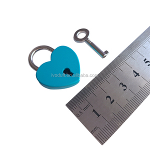 25x32mm tình yêu khóa DIY Túi phụ kiện treo khóa đào trái tim khóa với chìa khóa và <span class=keywords><strong>variour</strong></span> màu sắc - Product Image 2