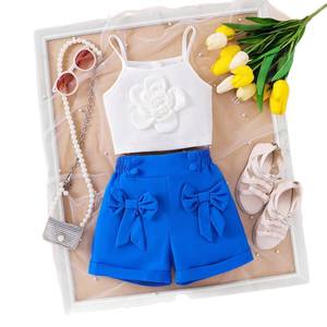 Top con cinturino floreale tinta unita da ragazza + pantaloncini con fiocco a due pezzi-vestito dolce per bambini e piccoli picnic al parco/Photogra di famiglia - Product Image 2