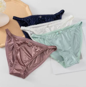Culotte string sans couture en soie glacée pour femme, taille basse, lingerie sexy avec strass - Product Image 3