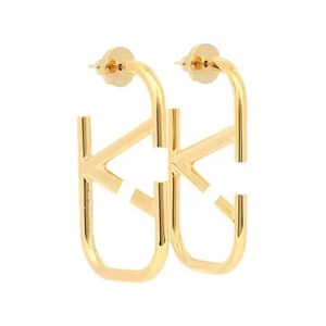 <span class=keywords><strong>Orecchini</strong></span> Grandi di Design alla Moda con Lettera V Liscia Rettangolare, Placcati in <span class=keywords><strong>Oro</strong></span> 18K, Ultima Collezione del Brand Fashion Declaration - Product Image 1