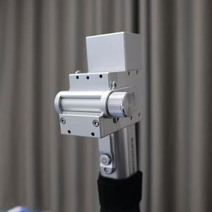 Nettoyeur laser portatif 2000W 3000W pour la <span class=keywords><strong>rouille</strong></span> des métaux, le nettoyage du bois et de la pierre, machine de décapage laser à fibre portable - Product Image 6