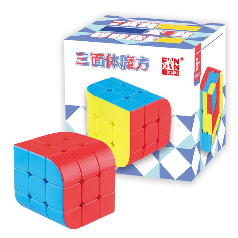 Nuevo cubo de Rubik triédrico