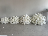 Centerpiece Bunga Putih Gading Romantis, Bola Bunga Mawar Sutra Buatan dan Bunga Sakura