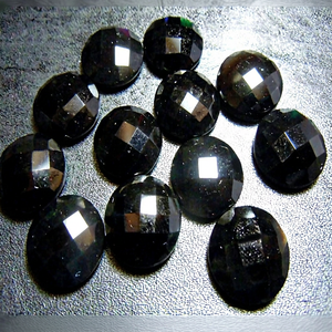 Onyx noir naturel de qualité supérieure, cabochon taillé en rose, 16 mm, pierre précieuse ronde, fabrication de bijoux, pierres uniques - Product Image 1