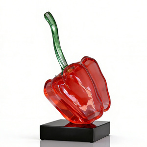 Scultura Gigante Personalizzata di Peperoncino in Resina Trasparente per Decorazione Domestica - Product Image 1