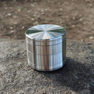 Venta caliente 47MM Sharp <span class=keywords><strong>de</strong></span> los dientes <span class=keywords><strong>de</strong></span> Metal <span class=keywords><strong>de</strong></span> acero inoxidable fumando hierba <span class=keywords><strong>de</strong></span> <span class=keywords><strong>tabaco</strong></span> <span class=keywords><strong>de</strong></span> accesorios para fumar - Product Image 6