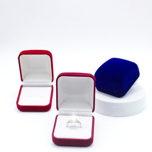 Boîte à bagues carrée en velours rouge bleu noir pour le stockage de bijoux Boîtes à bijoux organisationnelles colorées - Product Image 3