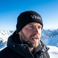 Bonnet d'hiver chaud personnalisé de couleur unie pour l'extérieur, avec logo personnalisé, pour femmes et hommes, style pêcheur classique, bonnet tricoté à revers pour le ski et les activités de plein air