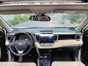 <span class=keywords><strong>Toyota</strong></span> <span class=keywords><strong>RAV4</strong></span> <span class=keywords><strong>2.0</strong></span> Fashion Edition 2015 Usata, SUV a Due Ruote Motrici con Cambio Continuo - Product Image 4
