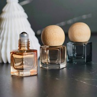 Flacon roll-on hexagonal de 8 ml pour huiles essentielles et parfums, avec bille en verre et acier inoxydable – Stock fabricant